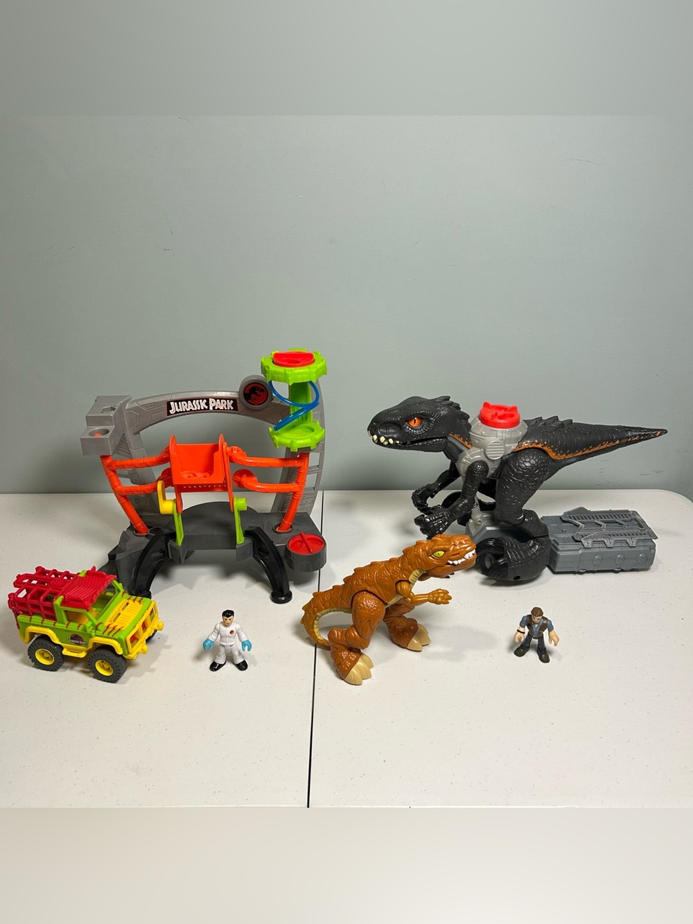 Imaginext Jurrasic Park Mixed Bundle Walking Dino 4x4 Vehicle Figures & Lab